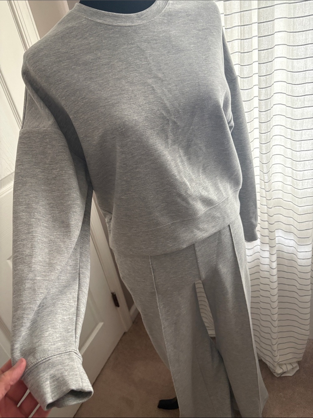 Cozy Wide-Leg sweat shirt and pants set in Light Gray - Picture 4 of 8